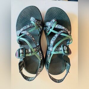 Chaco Women’s Size 7 Sandals Multicolor Straps